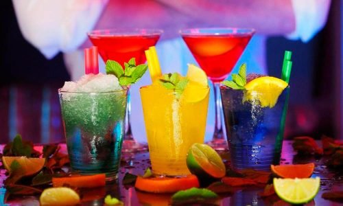 c贸cteles con aguardiente f谩ciles